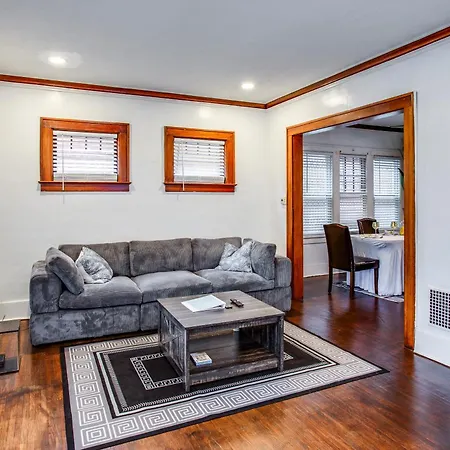 Amazing 3 Bedroom Home Steps, Airport, Uofr, Rit, Strong
